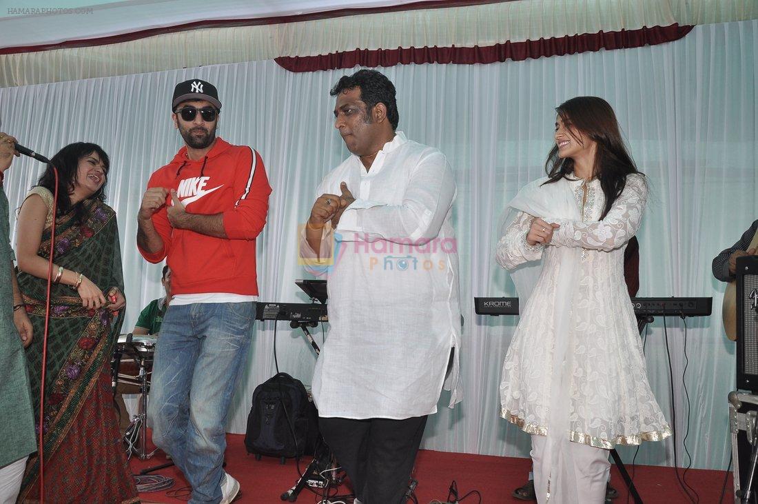 Ileana D'Cruz, Ranbir Kapoor, Anurag Basu at Anurag Basu's Saraswati pooja in Mumbai on 4th Feb 2014
