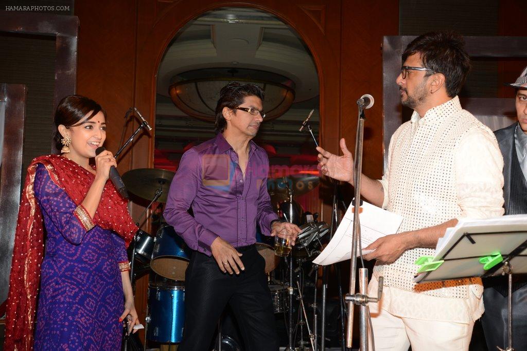 Monali Thakur, Shaan, Javed Jaffrey at Siddharth Kannan's wedding reception with Neha in Mumbai on 4th Feb 2014