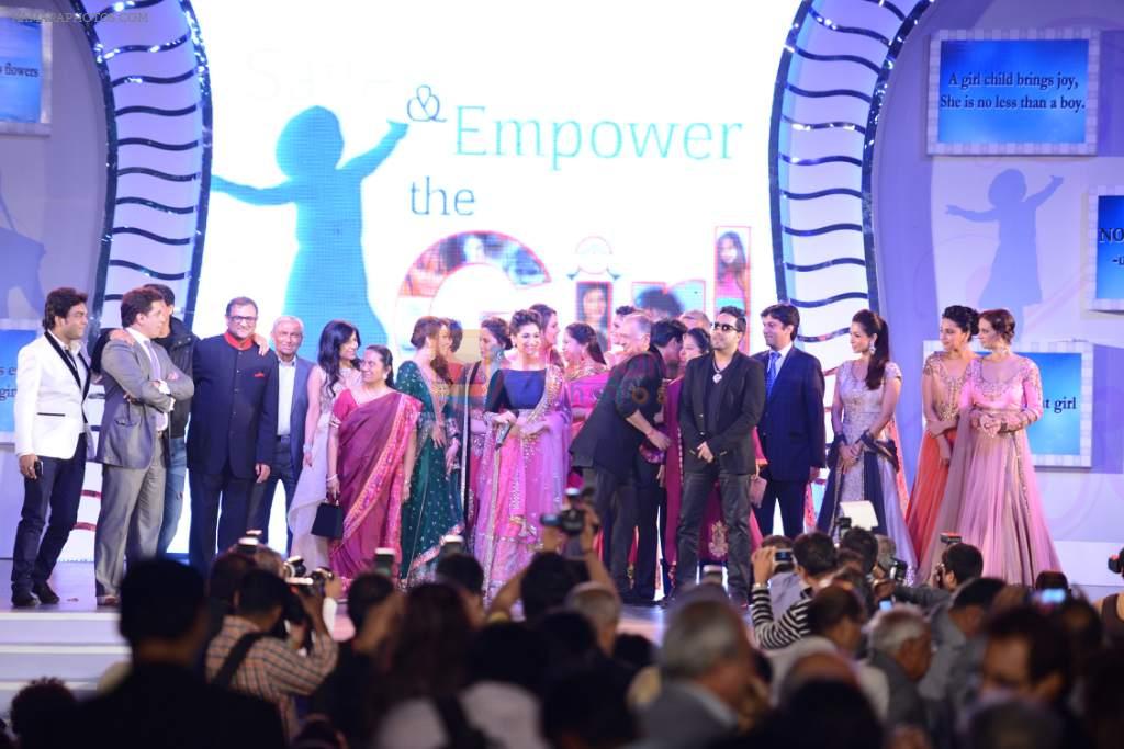 Madhuri, Preity, Lara, Evelyn, Malaika, Mandira, Isha at Manish malhotra show for save n empower the girl child cause by lilavati hospital in Mumbai on 5th Feb 2014