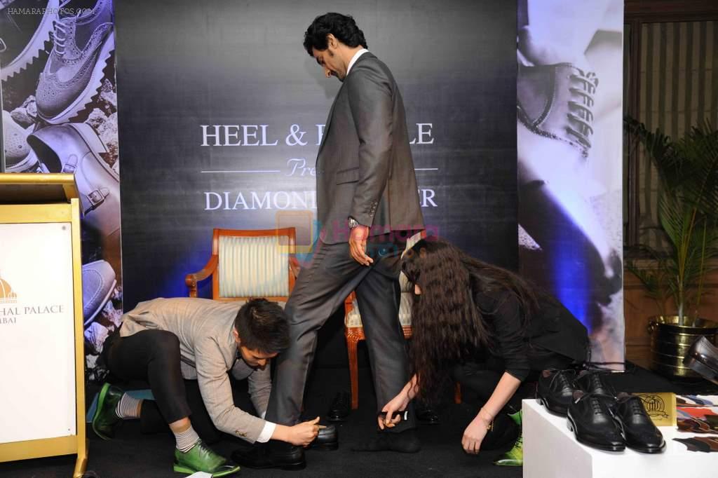 Kunal Kapoor at Diamond Walker launch in Mumbai on 7th Feb 2014