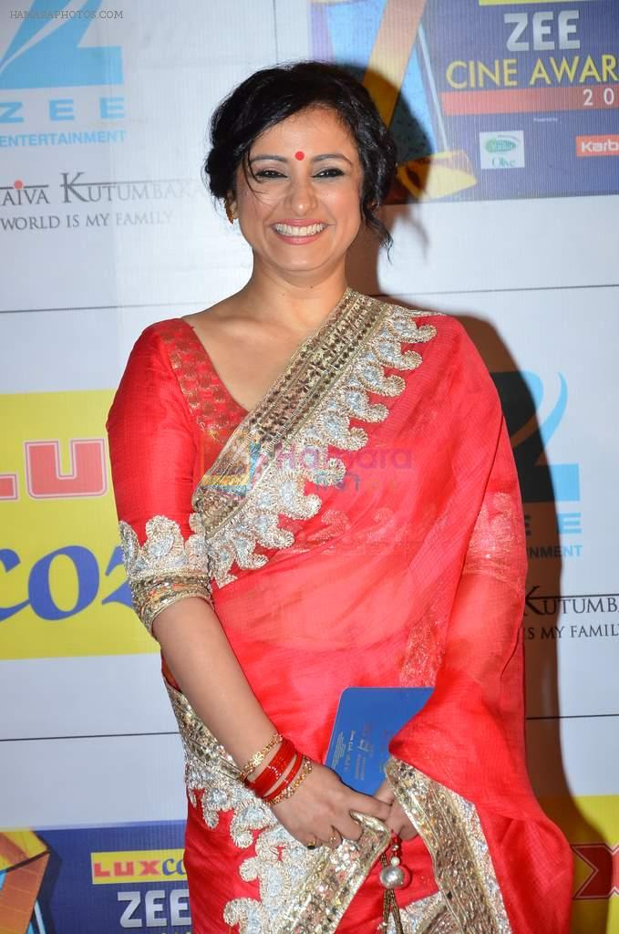 Divya Dutta at Zee Awards red carpet in Filmcity, Mumbai on 8th Feb 2014