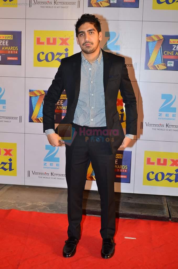 Ayan Mukerji at Zee Awards red carpet in Filmcity, Mumbai on 8th Feb 2014