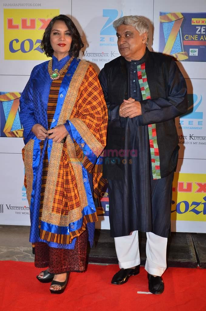 Shabana Azmi, Javed Akhtar at Zee Awards red carpet in Filmcity, Mumbai on 8th Feb 2014