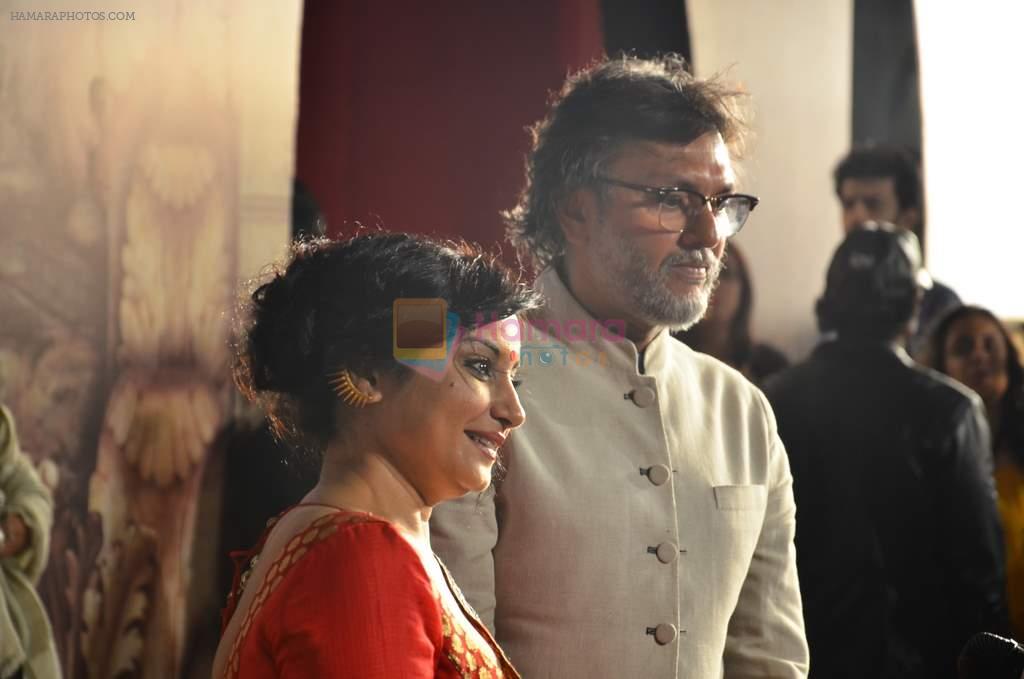 Divya Dutta, Rakesh Mehra at Zee Awards red carpet in Filmcity, Mumbai on 8th Feb 2014