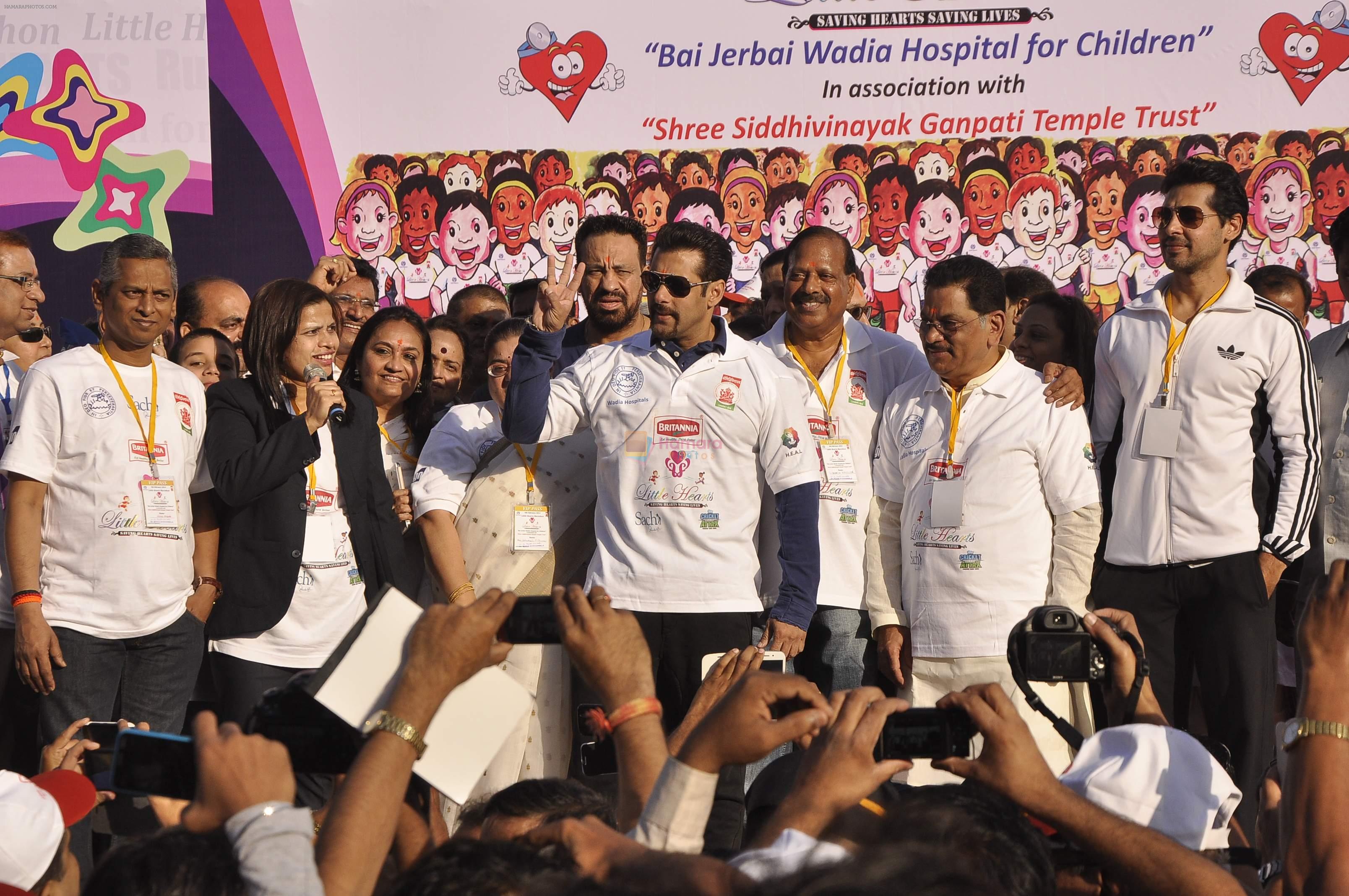Salman Khan, Dino Morea at First edition of little hearts marathon in Mumbai on 8th Feb 2014