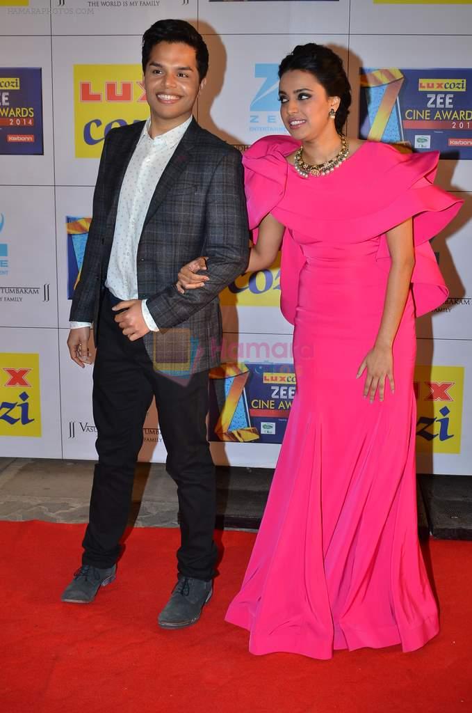 Swara Bhaskar at Zee Awards red carpet in Filmcity, Mumbai on 8th Feb 2014