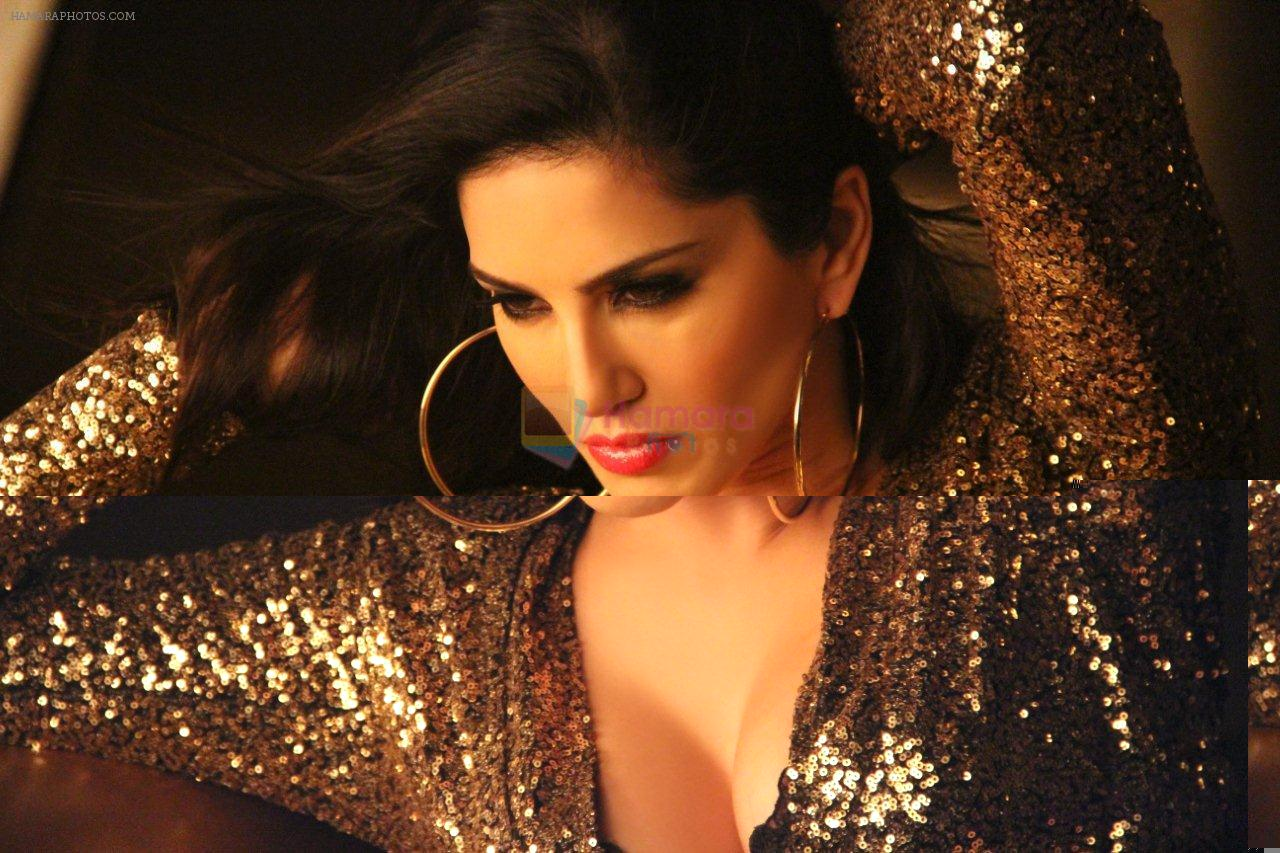Sunny Leone in the BABY DOLL song in RAGINI MMS-2