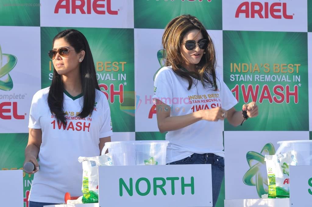 Sakshi Tanwar, Madhoo Shah at Ariel world record attempt in Andheri Sports Complex, Mumbai on 11th Feb 2014