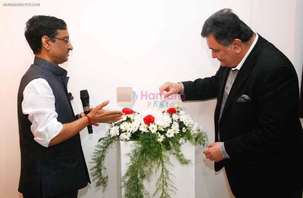 Bharat Tripathi & Rishi Kapoor at Bharat Tripathi's Tirthankar exhibition in Mumbai on 13th Feb 2014