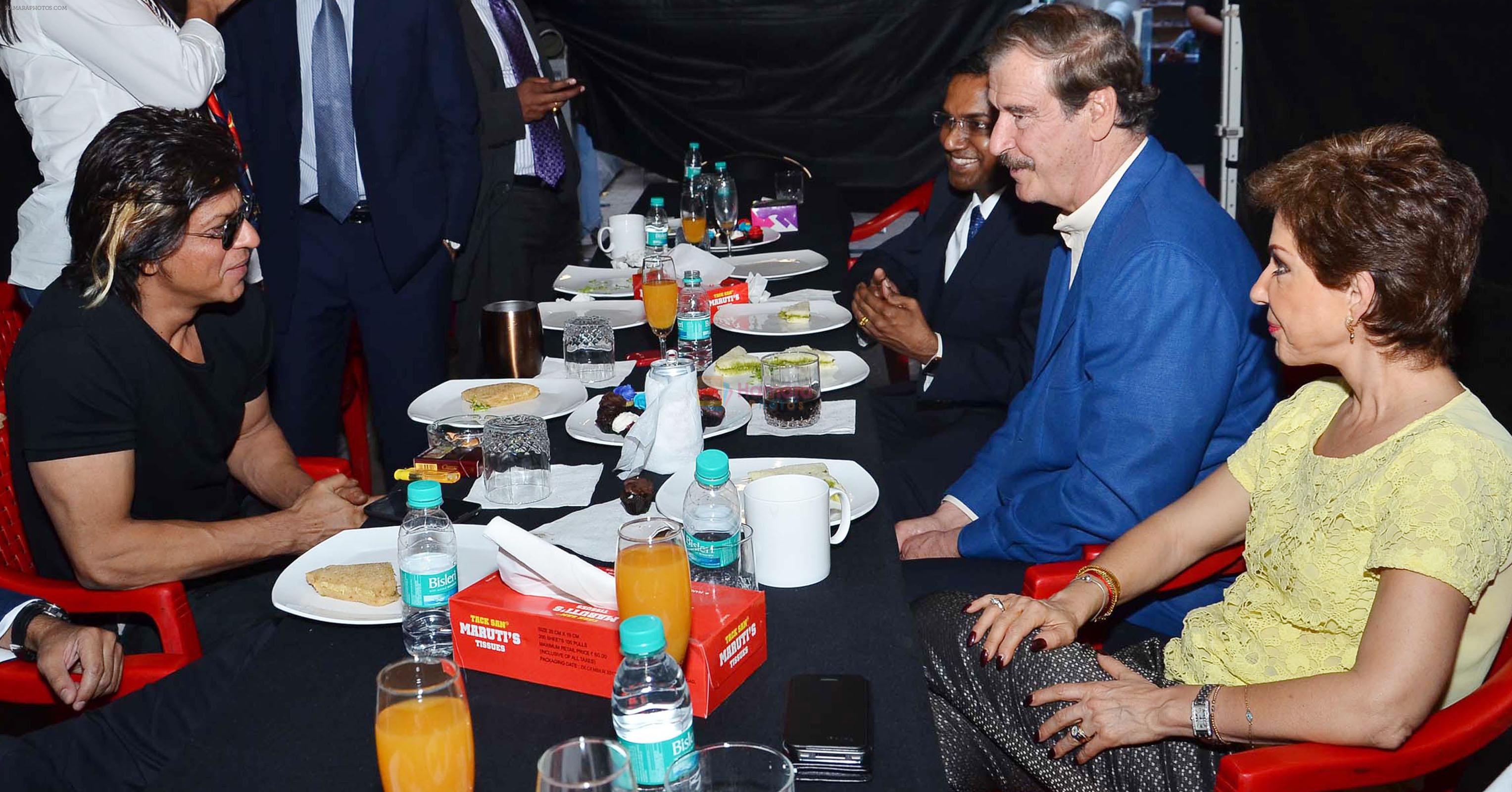 SRK WITH FORMER PRESIDENT OF MEXICO VICENTE FOX