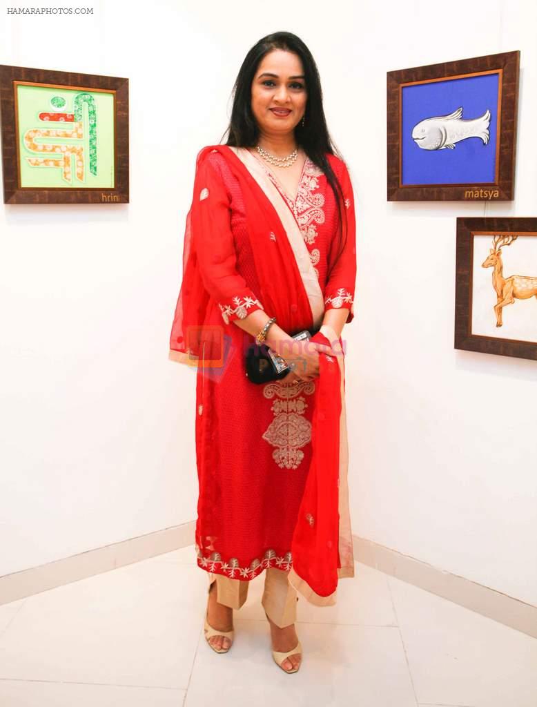 Padmini kolhapure at Bharat Tripathi's Tirthankar exhibition in Mumbai on 13th Feb 2014