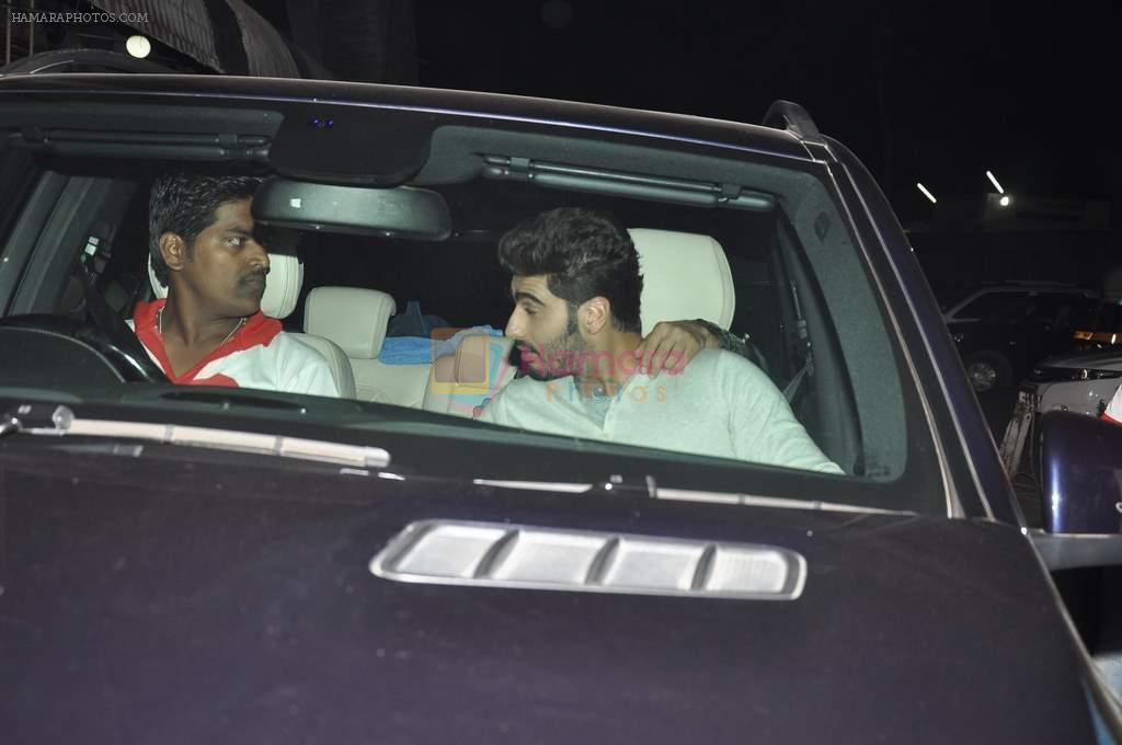 Arjun Kapoor snapped at Chandan cinema in Mumbai on 14th Feb 2014