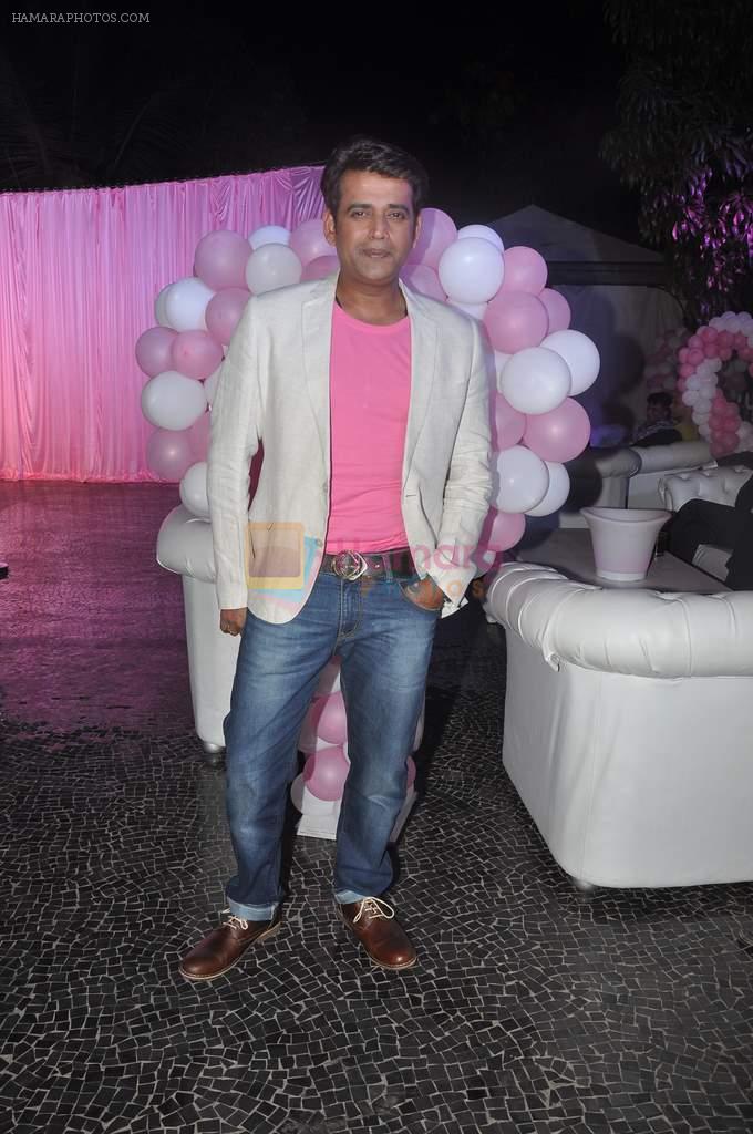Ravi Kishan at Ameesha Patel's Desi Magic completion party in Villa 69, Mumbai on 14th Feb 2014