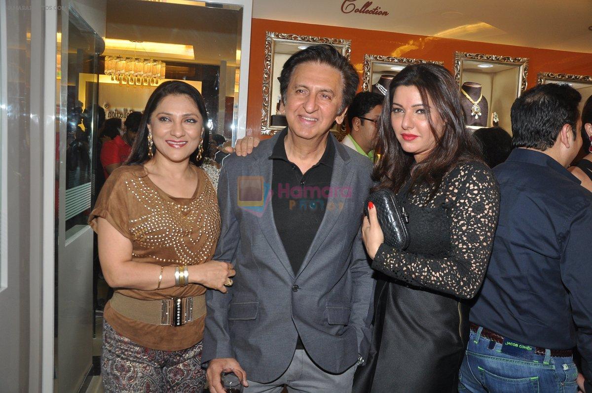 Aarti Surendranath, Kailash Surendranath at the  Launch of The Cappuccino Collection Store in Mumbai on 15th Feb 2014