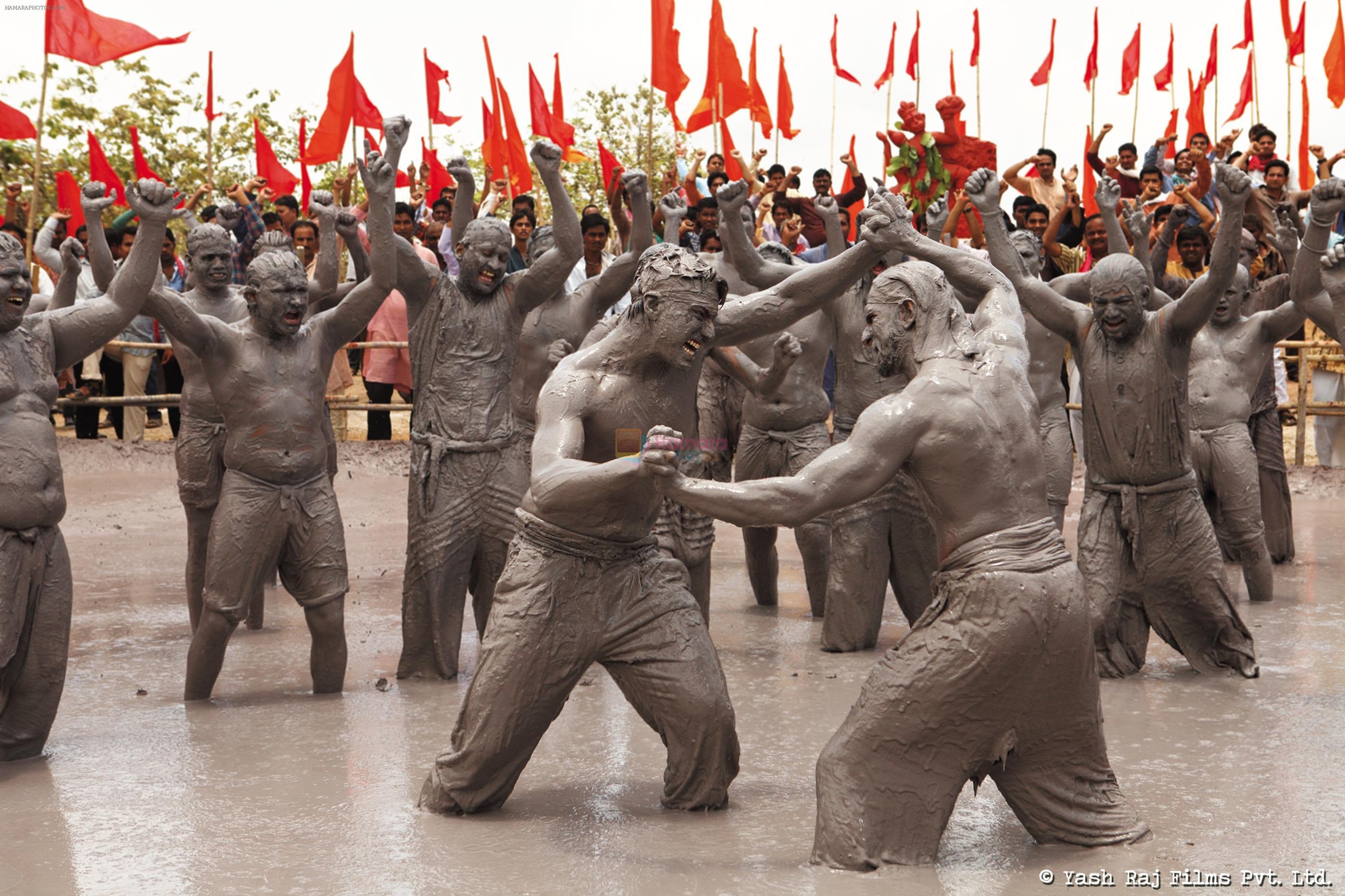 Ranveer Singh, Arjun Kapoor in the still from movie Gunday