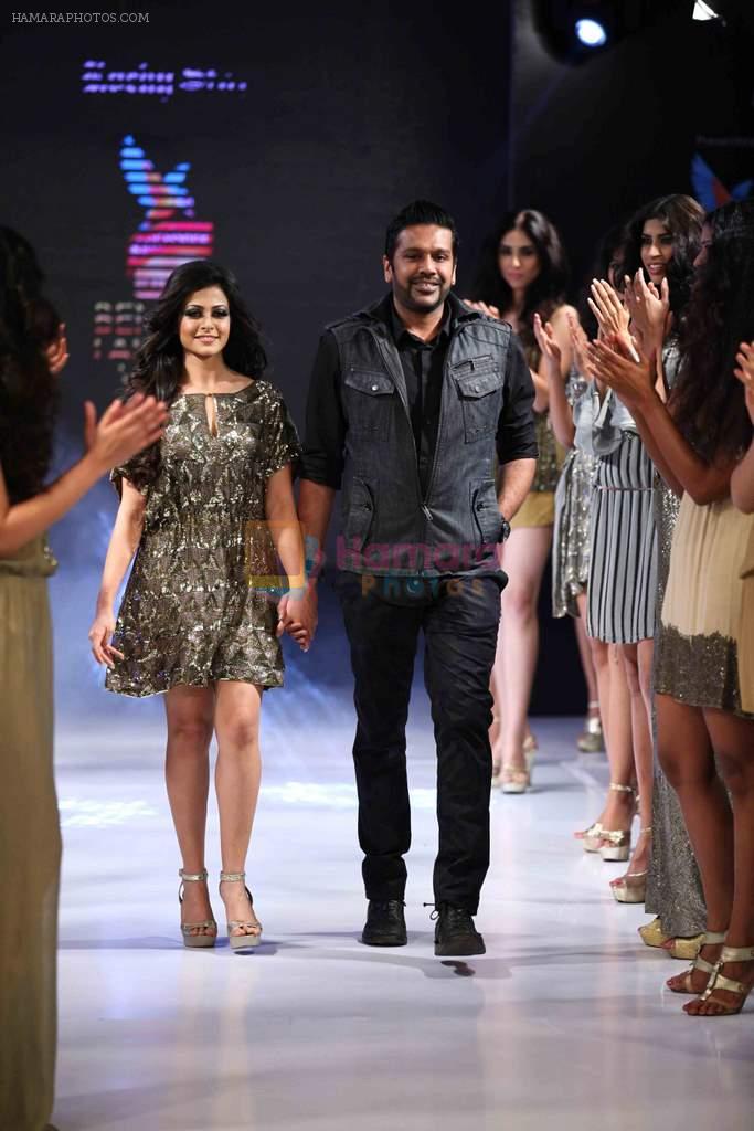 Koel Mallick walks for Rocky S on day 2 of Bengal Fashion Week on 22nd Feb 2014