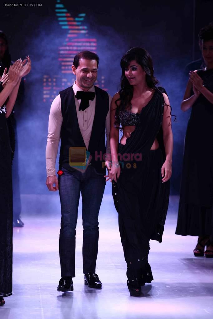 Meera Chopra walks for Jatin Kocchar on day 2 of Bengal Fashion Week on 22nd Feb 2014