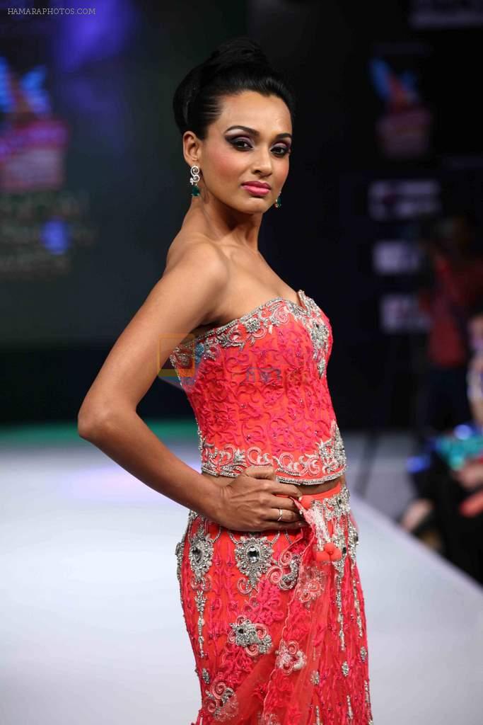 Reshmi Ghosh walks for designer AD Singh at Bengal Fashion Week day 2 on 22nd Feb 2014