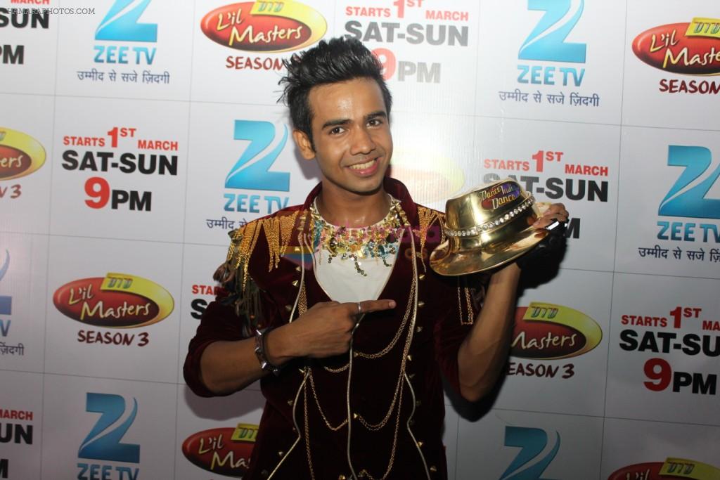 Shyam Yadav the winner of DID S4 with the Sunheri Takdir ki Topi