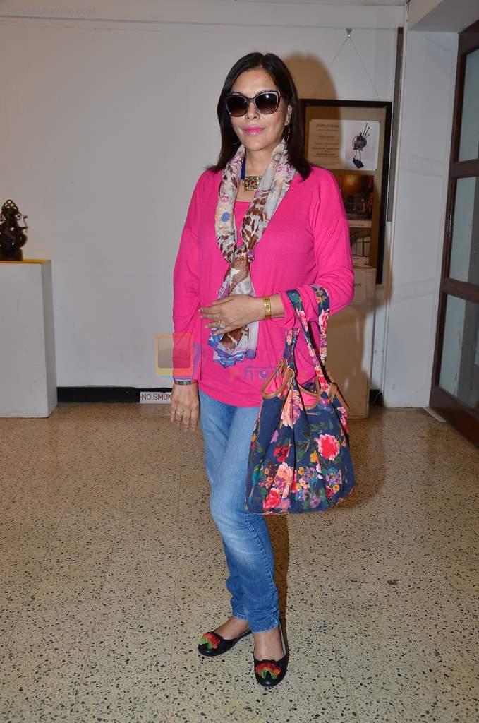 Zeenat Aman at artist Raosaheb's art event in Jehangir, Mumbai on 26th Feb 2014