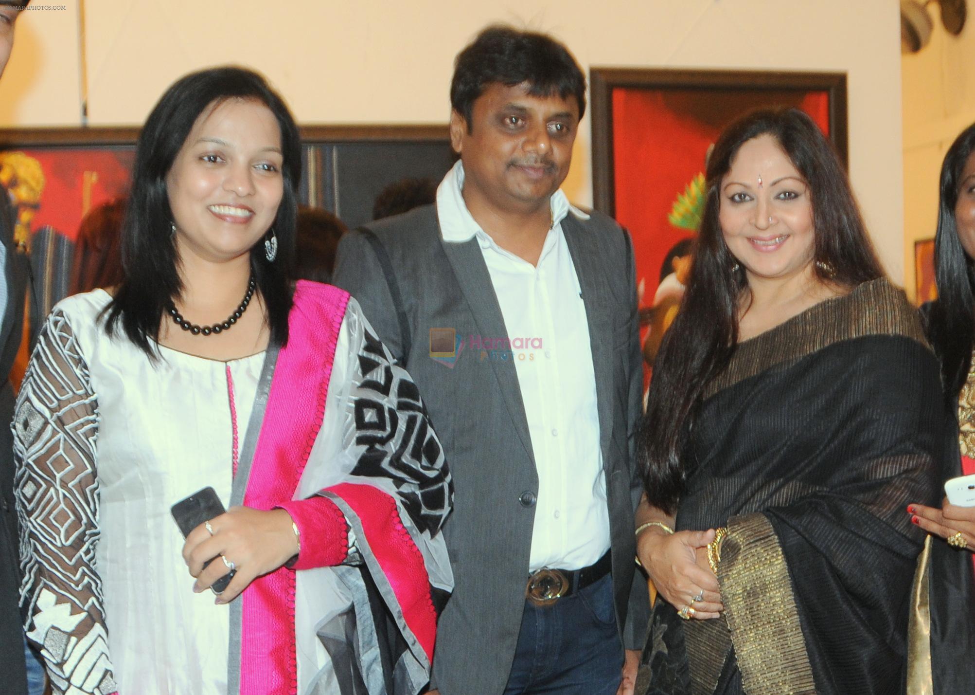 Chitra Mete, Sanjay Doshi, with Rati Agnihotri at an art eve