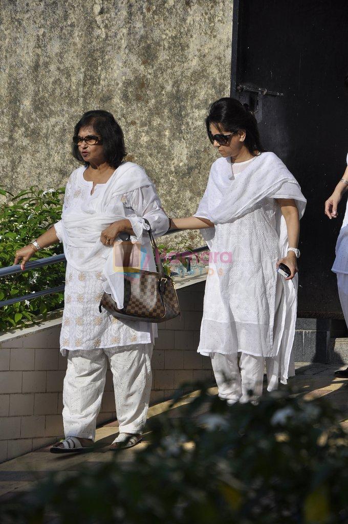 at Bolly Chawla's funeral in Walkeshwar, Mumbai on 9th March 2014