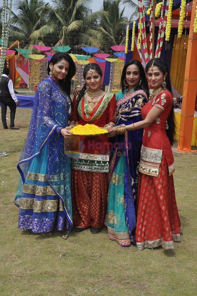 Shefali Sharma, Neha Bagga, Suchitra Pillai at Colors Holi bash in Malad, Mumbai on 9th March 2014