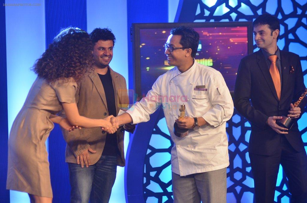 Kangana Ranaut, Vikas Bahl at Foodie Awards 2014 in ITC Grand Maratha, Mumbai on 10th March 2014