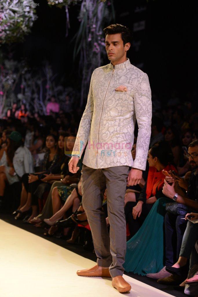 Model walk for Manish Malhotra Show at LFW 2014 opening in Grand Hyatt, Mumbai on 11th March 2014