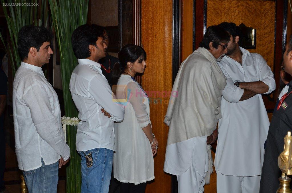 Genelia Deshmukh, Ritesh Deshmukh, Abhishek Bachchan, Amitabh Bachchan at Bobby Chawla's prayer meet in Taj Land's End, Mumbai on 11th March 2014