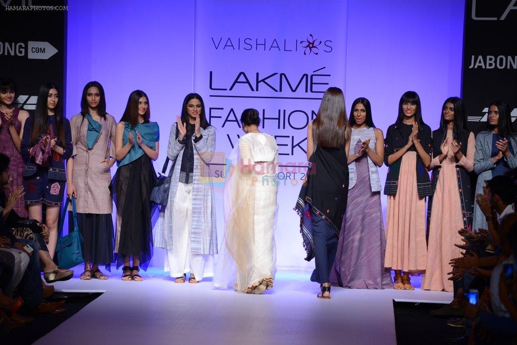 Model walk for Vaishali S Show at LFW 2014 Day 1 in Grand Hyatt, Mumbai on 12th March 2014