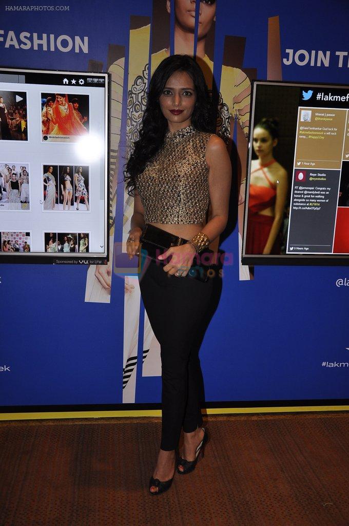 Roshni Chopra at N and S Gaia Show at LFW 2014 Day 3 in Grand Hyatt, Mumbai on 14th March 2014