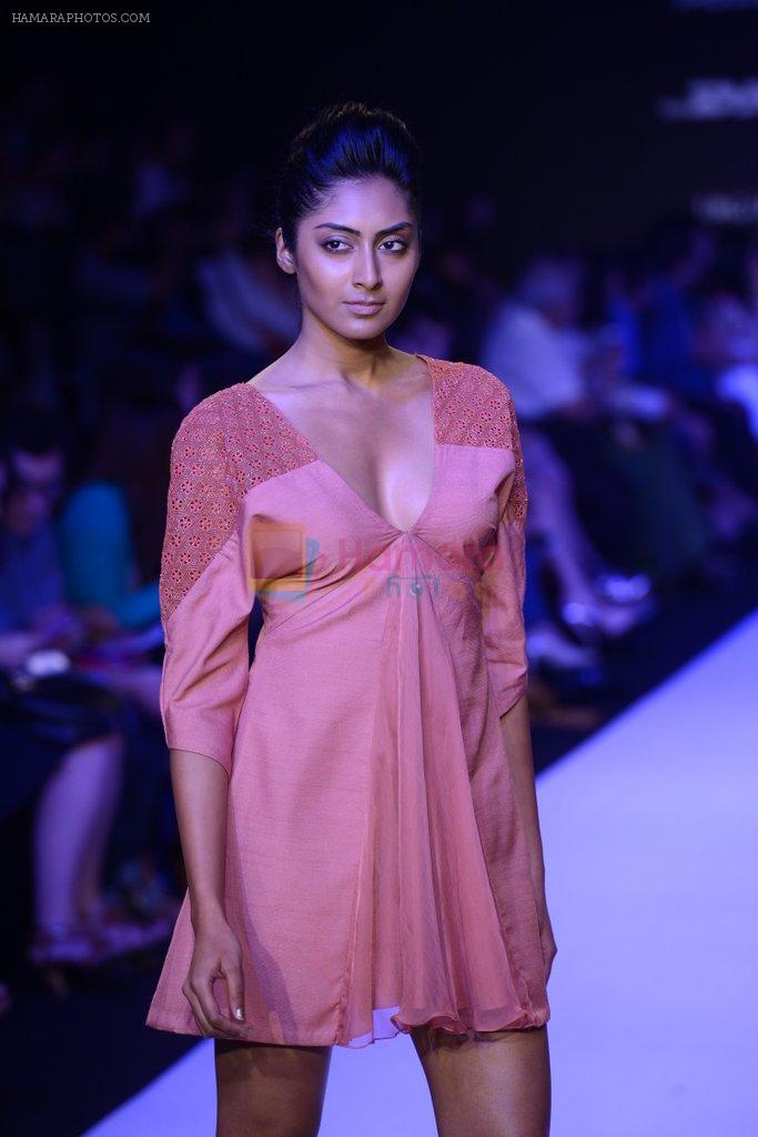 Model walk for Atithi Gupta Show at LFW 2014 Day 4 in Grand Hyatt, Mumbai on 15th March 2014