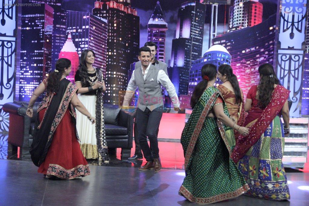 Mahi Gill,Sharman Joshi with Manish Paul promotes Gang of Ghosts on Mad in India in Delhi on 14th March 2014