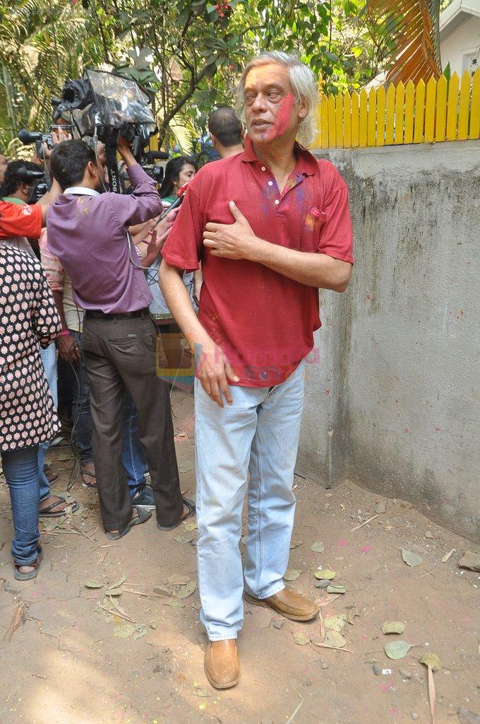 Sudhir Mishra at Shabana's Holi Celebration in Mumbai on 17th March 2014
