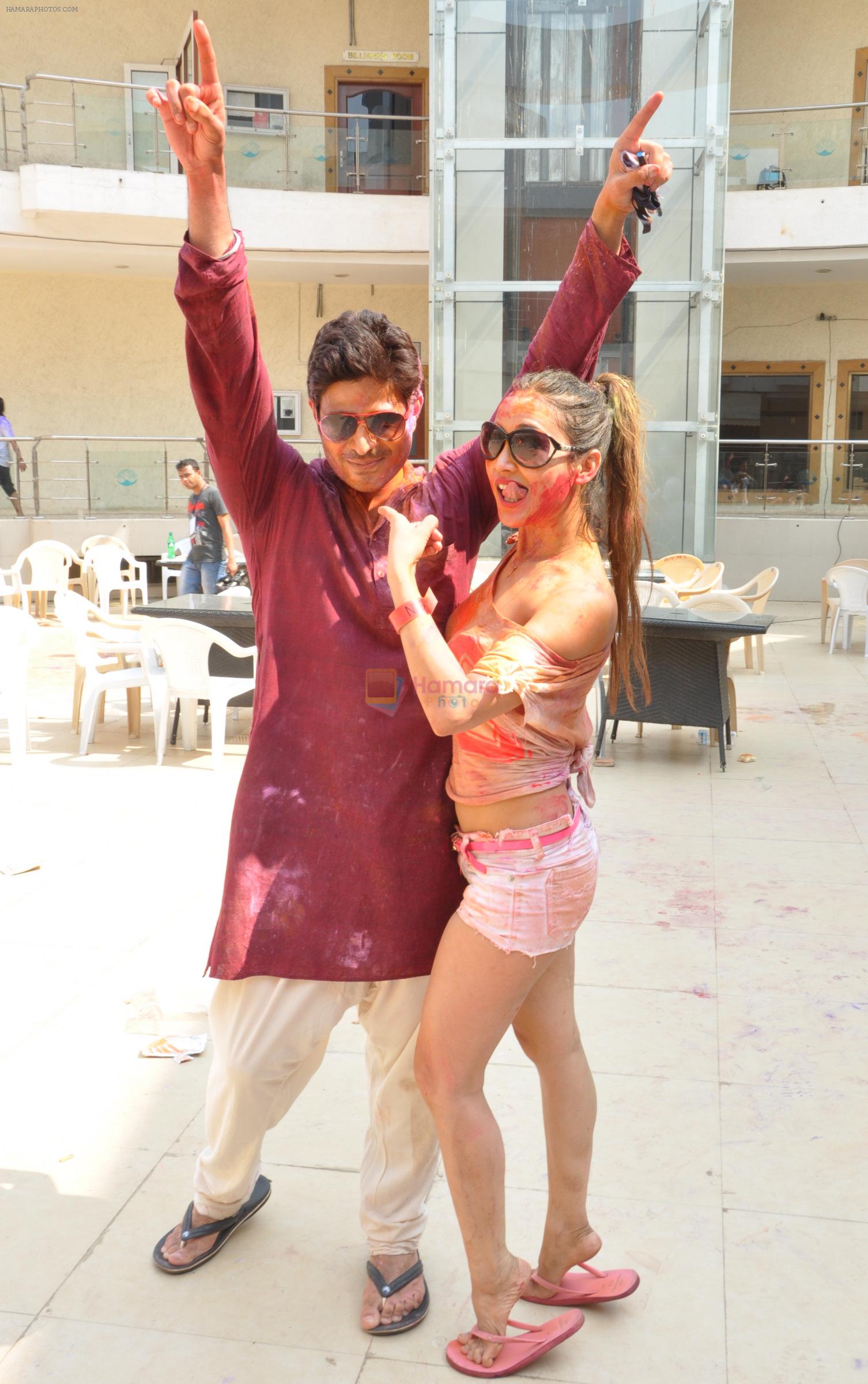 Mack with friend at Rasleela Holi 2014 by Mack & Neon 88 in Mumbai on 17th March 2014