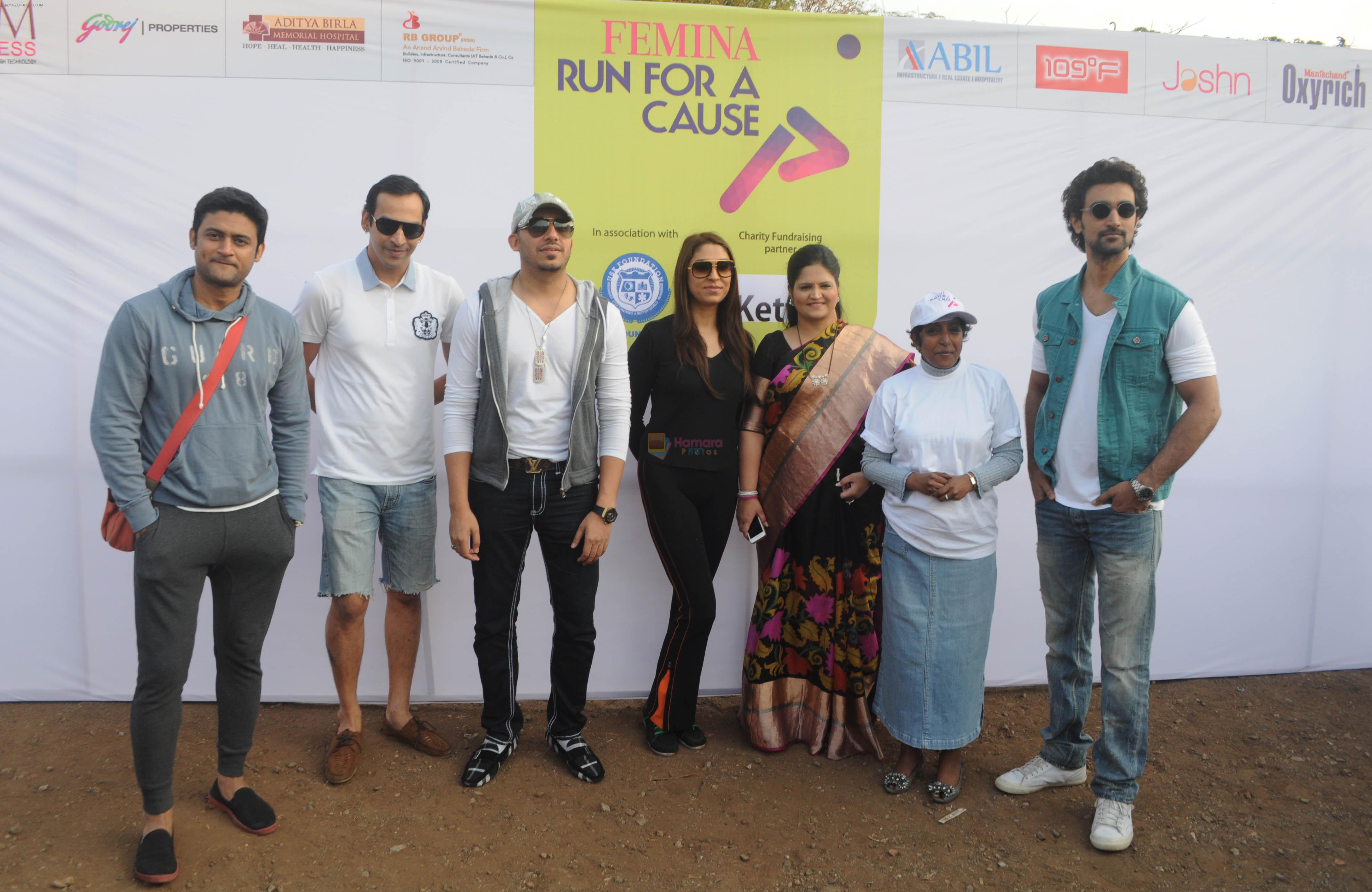 Manav Gohil, Mr. Anand, Ali Quli, Pooja Mishra, Usha Kakade, Corina Manuel & Kunal Kapoor at the _Femina Marathon-Run to Save The Girl Child_