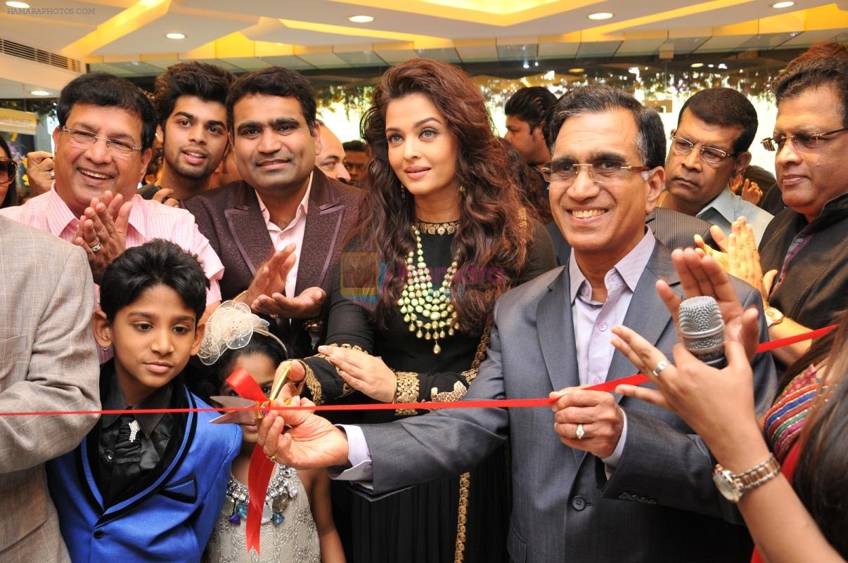 Aishwarya Rai Bachchan at Kalyan Store inauguration
