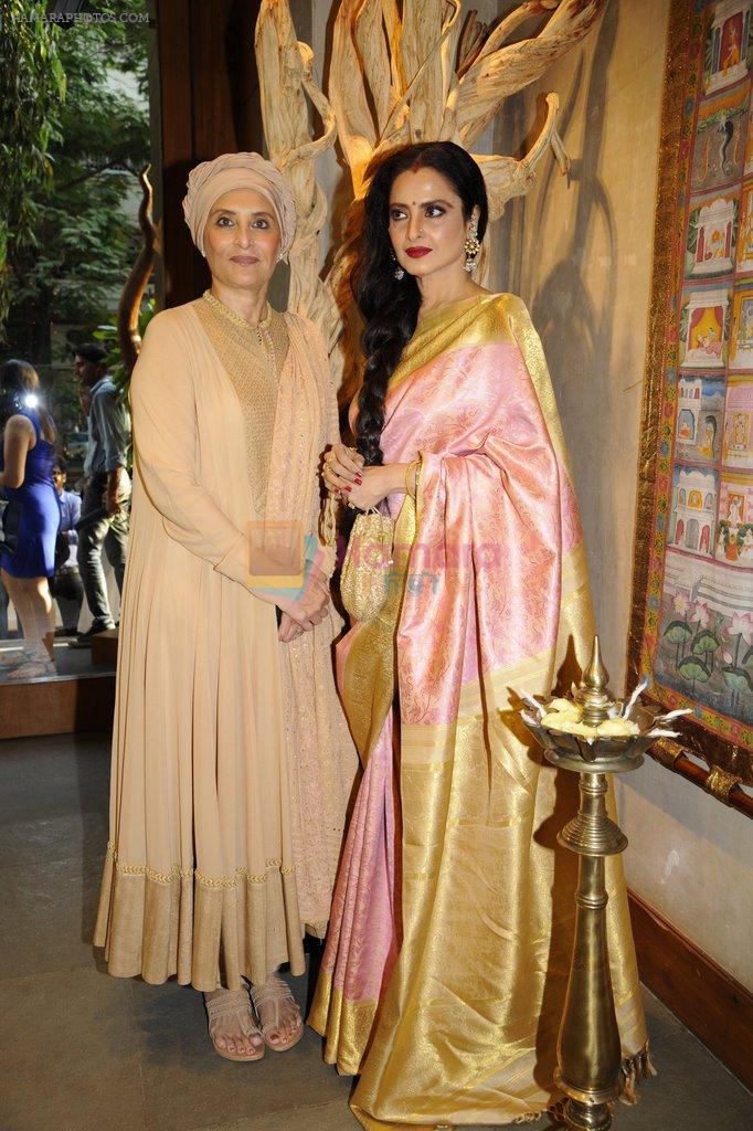 Kavita Singh with Rekha at Kavita Singh Store, Mumbai on 24th March 2014
