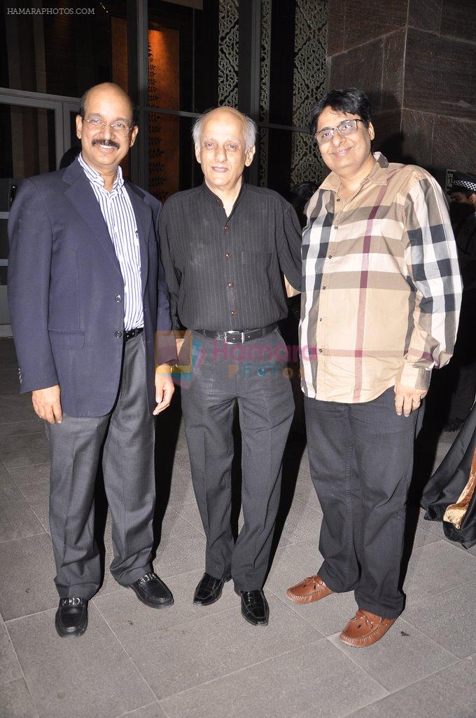 Mukesh Bhatt at Asian Heart Institute's Emergency Health Card Launch with Dr. Panda in Mumbai on 28th March 2014