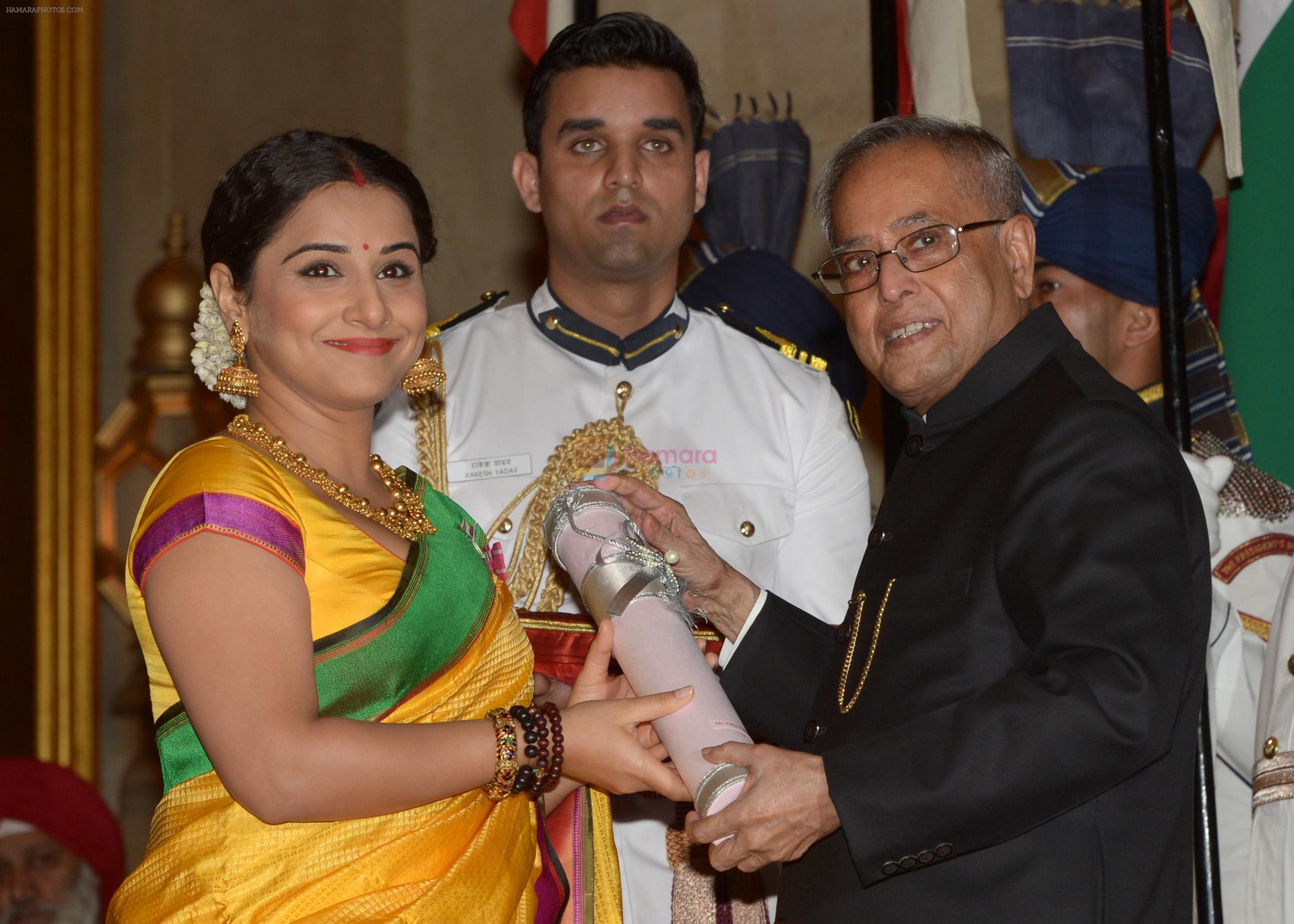 Vidya Balan receive Padma Bhushan in Mumbai on 31st March 2014
