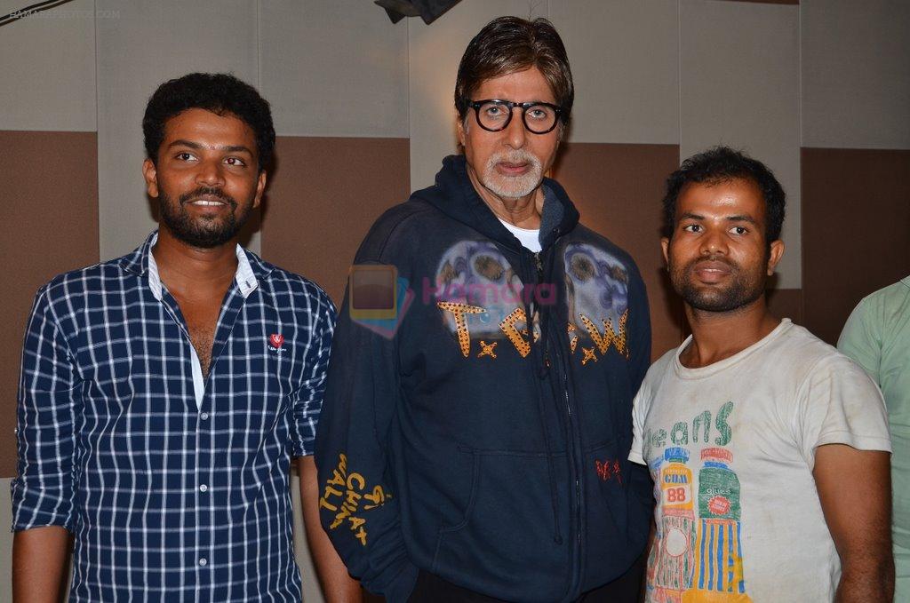 Amitabh Bachchan at Captain Tiao shoot in Mumbai on 1st April 2014