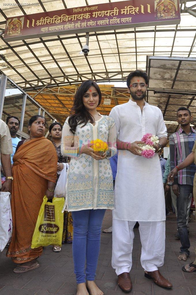Jackky Bhagnani, Neha Sharma visit Siddhivinayak Temple in Mumbai on 1st April 2014