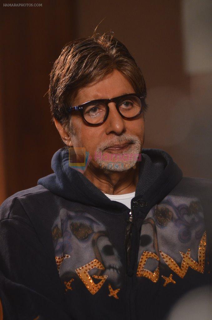 Amitabh Bachchan at Captain Tiao shoot in Mumbai on 1st April 2014
