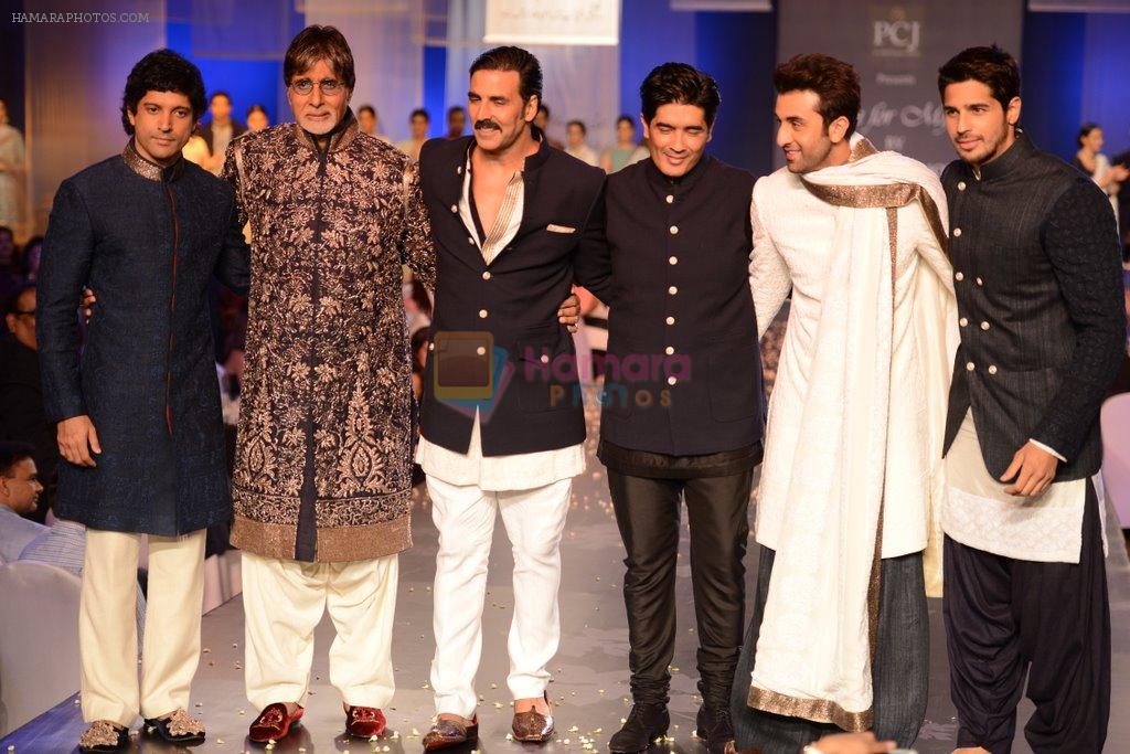 Amitabh Bachchan, Akshay Kumar, Farhan Akhtar, Ranbir Kapoor, Siddharth Malhotra, Manish Malhotra walk the ramp for Manish Malhotra Show Men for Mijwan in Mumbai on 1st April 2014