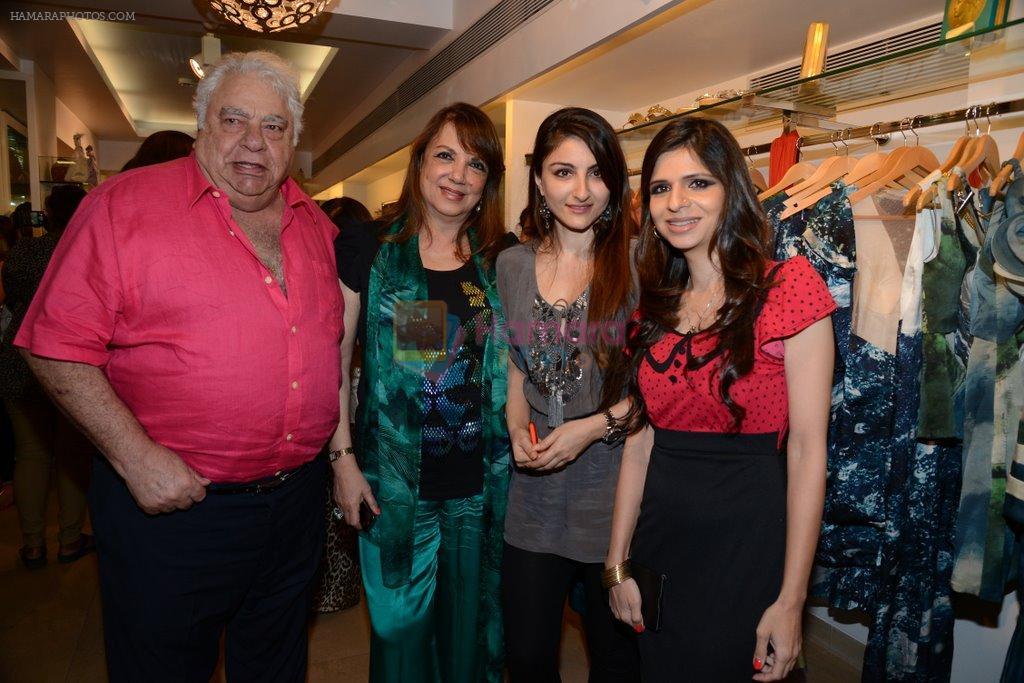 Soha Ali Khan, Zarine Khan at designer Sonya Vajifdar's launch at FIZAA in Mumbai on 2nd April 2014