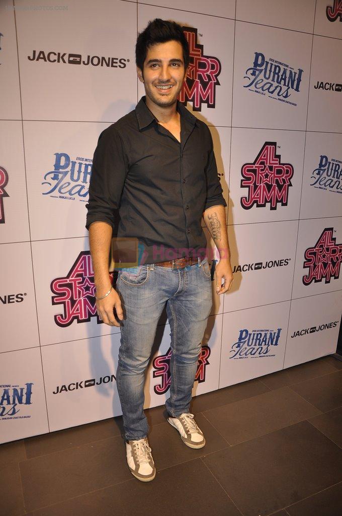 Aditya Seal with Purani jeans stars at Jack N Jones bash in Vero Moda, Mumbai on 9th April 2014