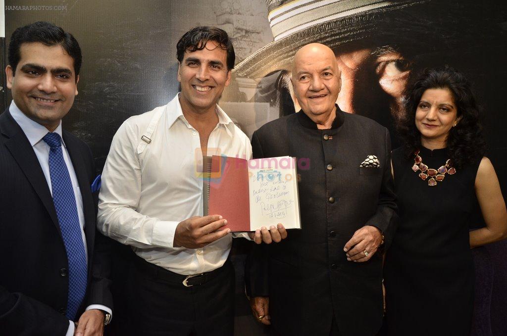 Akshay Kumar, Prem Chopra at Prem Chopra's autobiography by Rakita Nanda in J W Marriott, Mumbai on 12th April 2014