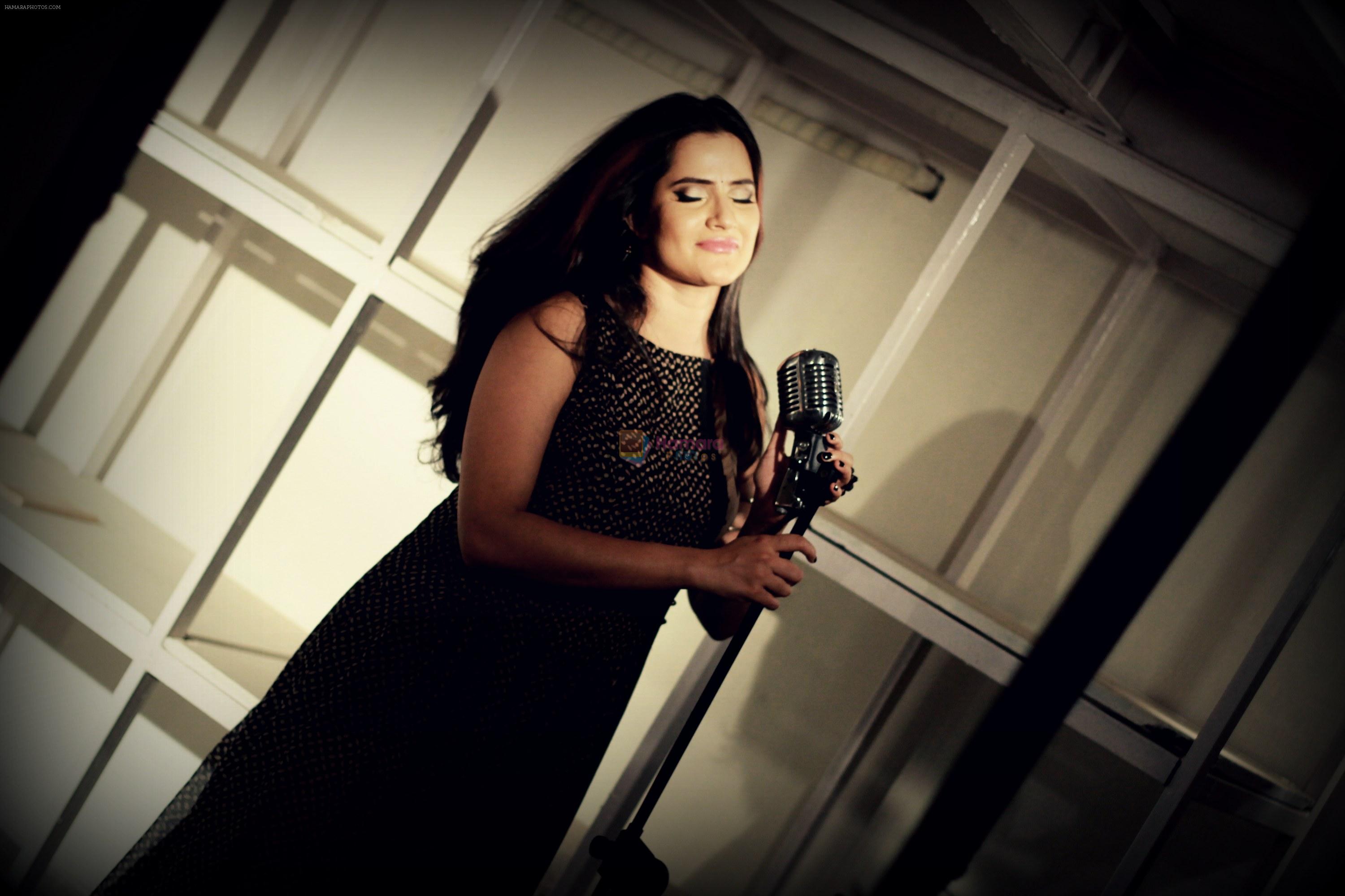 Sona Mohapatra at the Music Video shoot for Purani Jeans