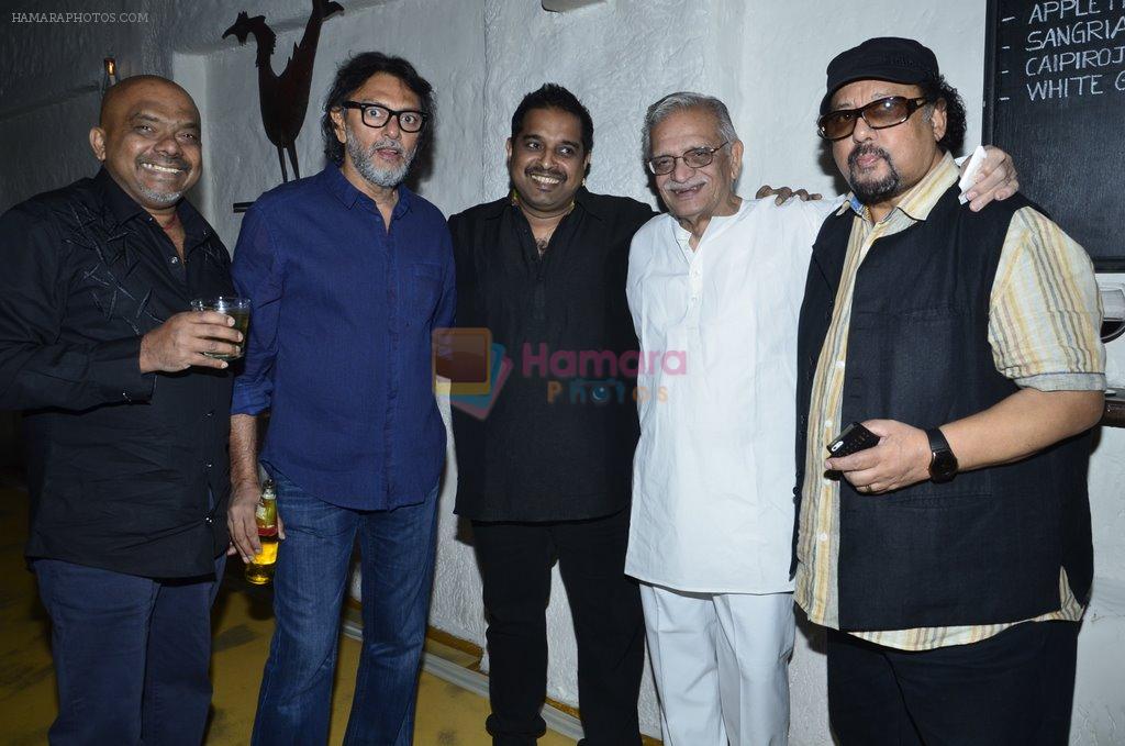 Rakesh Mehra, Gulzar, Shankar Mahadevan at Siddharth Mahadevan's bash in Olive, Mumbai on 16th April 2014